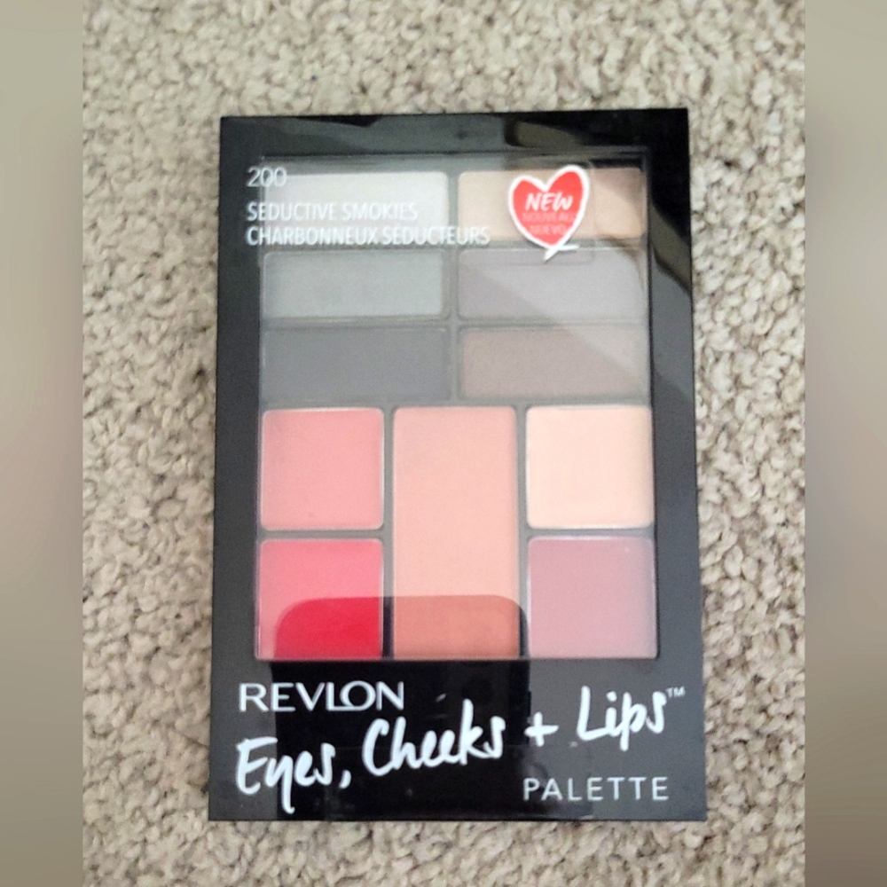 Revlon Eyes, Cheeks & Lips Palette - Seductive Smokies